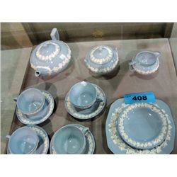 17pc wedgewood england tea set