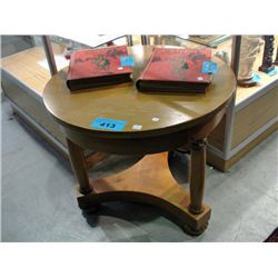 Round pine accent table