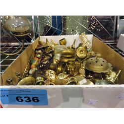 Box of assorted brass wares