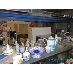 Shelf lot of assorted collectable glasswares