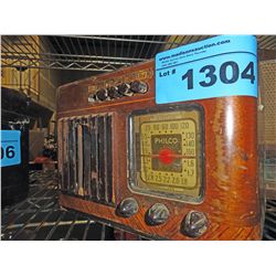Vintage philco table radio