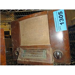 Vintage walnut cased table radio