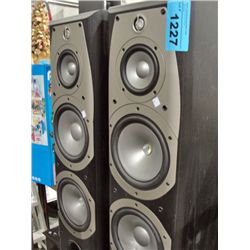 Pair of infinity home audio speakers