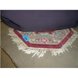 Octagon shaped british indian style throw rug
