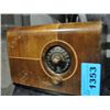 Image 1 : Vintage walnut cased arvin table radio