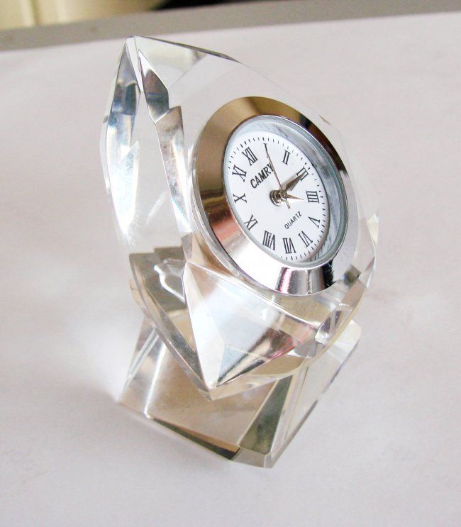 Camry Quartz Clock Crystal Platinum Overlay