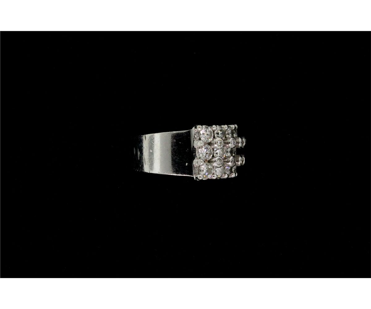 RING (1) Men's 14kw diamond ring; 21 rb diamonds, 3.9mm 4.1mm = est