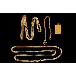 CHAIN NECKLACE: (1) 14ky (stamped/Made in Italy) curb link chain 18  long x 3mm wide with lobster cl