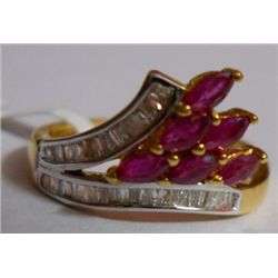 2.639g Ring in 14kt 2.466g Gold,0.24 Ctw Diamond,0.6 Ctw Ruby