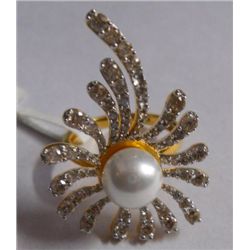 7.69g Ring in 14kt 6.596g Gold,1.52 Ctw Diamond,3.95 Ctw Pearl