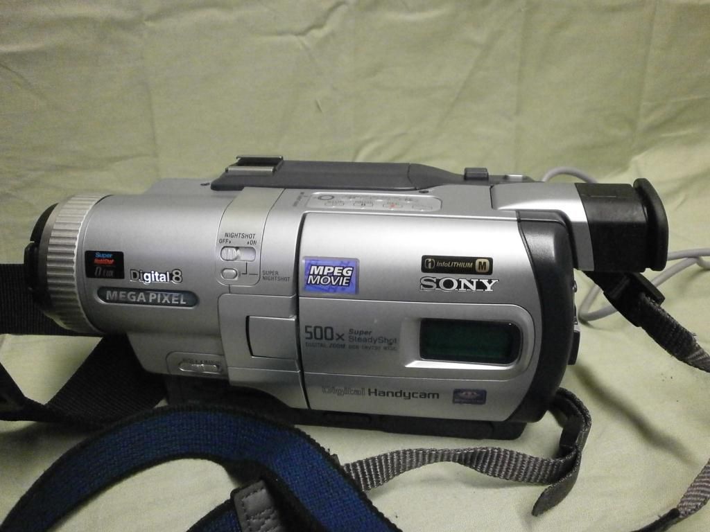 Sony Digital 8 500x Super Steady Shot Handycam