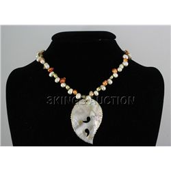 186.79CTW 18" WHITE-GREEN-ORANGE FRESHWATER CAPIZ PENDA