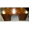 Image 10 : Executive Desk