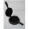 Image 3 : Wapak Cast Iron Waffle Iron Sampler or Toy