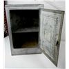 Image 7 : Home Comfort Bread and Cake Cabinet