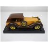 Image 2 : 1938 Meceds-Benz 170V Wooden Model