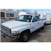 Image 2 : 2001 WHITE DODGE RAM 2500 2DR PU 164,861KM GAS