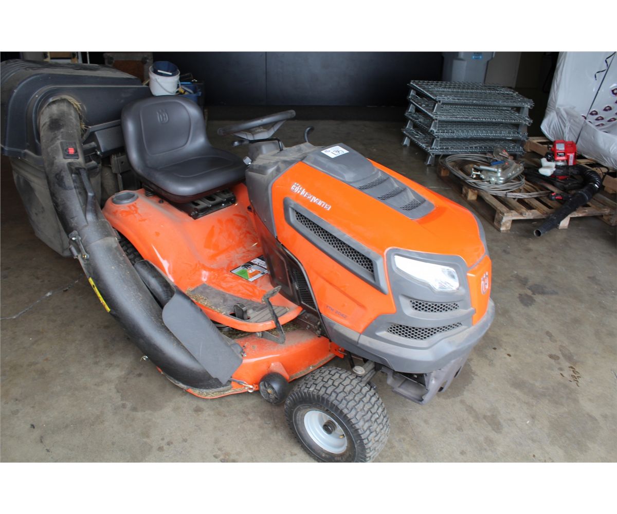 HUSQVARNA YTH2042 GAS RIDE ON LAWN MOWER