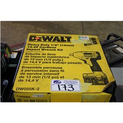 DEWALT HEAVY DUTY CORDLESS IMPACT WRENCH KIT