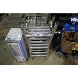 FOLDABLE ALUMINUM LADDER