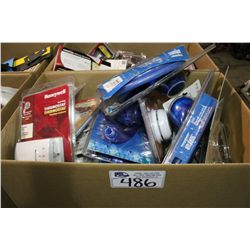 BOX OF SHOWER HEADS AND THERMOSTATS