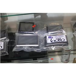 2 GARMIN, TOMTOM AND MAGELLAN GPS
