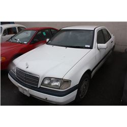 1996 WHITE MERCEDES C220 4DR SDN TMU GAS AUTOMATIC