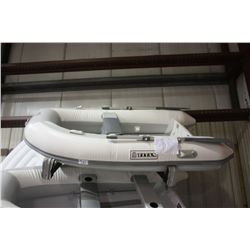 TITAN WHITE AND GREY 8FT MODEL AL260 4PERSON