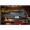 Image 1 : LOT OF LARGE TOOLS