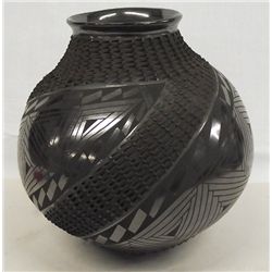 Mata Ortiz Black Potery  Jar - Lucie Soto