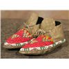 Image 6 : Sioux Quilled and Beaded Moccasins
