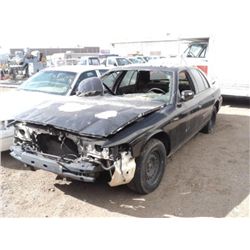 2000 FORD CROWN VICTORIA FOR SCRAP ~ ??? MILES VIN: 2FAFP71W4YX115883 NO TITLE NO KEY