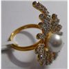 Image 2 : 7.69g Ring in 14kt 6.596g Gold,1.52 Ctw Diamond,3.95 Ctw Pearl
