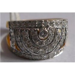 5.509g Ring in 18kt 5.325g Gold,0.92 Ctw Diamond