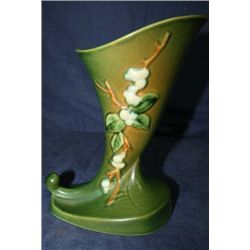 Roseville Snow Berry Cornucopia Vase 8"