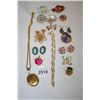 Image 2 : Misc Lot Costume Jewelry