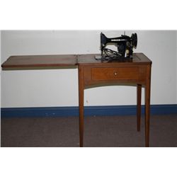 Singer 99K Sewing Machine, w/Walnut Cabinet