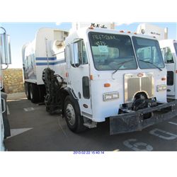 2000- PETERBILT 320
