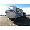 Image 4 : 2002 - PETERBILT 320