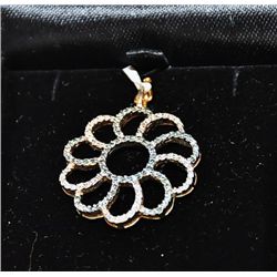 1 cts White and Blue Diamonds 14kt YG in Daisy shape
