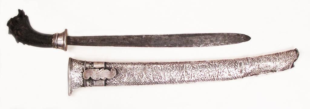 AN INDONESIAN PEDANG SWORD AN INDONESIAN PEDANG SWORD