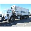 Image 2 : 2002 - PETERBILT 320