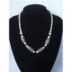 300CTWÂ GRAY CARNILLIAN AND PEARL NECKLACE****18INCHES*