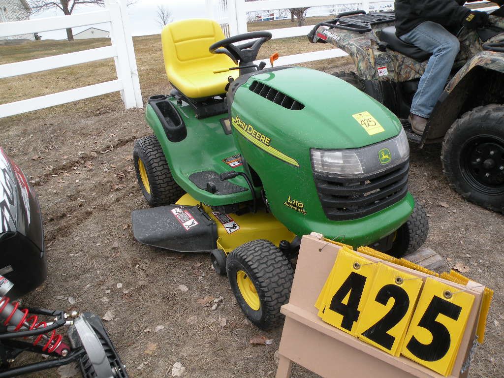 John Deere L110 Deck
