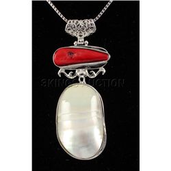 UNIQUE 15.28GRAMS MOTHER OF PEARL SILVER PENDANT