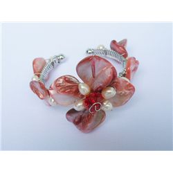 MOTHER OF PEARL RED AND PEACH PEARL BANGLE *** METAL: S