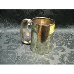 An Edward VII straight sided silver mug with loop handle, Birmingham  1904, 3 3/4" high, 5ozs.