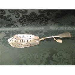 A George III silver fish slice, with pierced blade and fiddle pattern  handle, Glasgow 1826, 3ozs