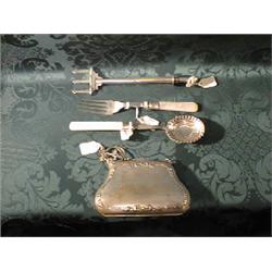 An EPNS purse, engraved wit flowers and ribbon swag, within a moulded  border of ribbon and bows,