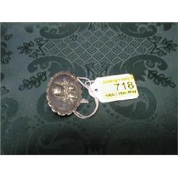 A Victorian oval silver brooch, Birmingham 1884.